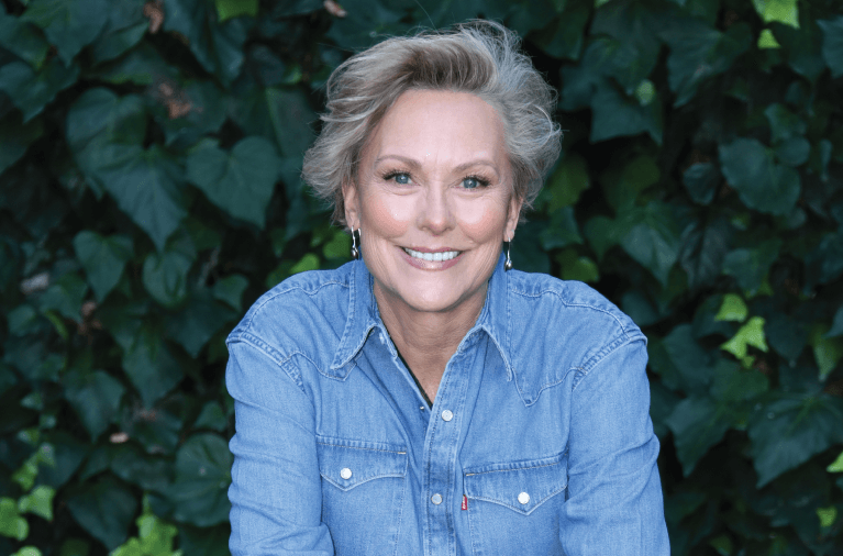 Ann Richardson Award Winning Audiobook Narrator Mobile Banner Ann Richardson Award Winning Audiobook Narrator Mobile Banner